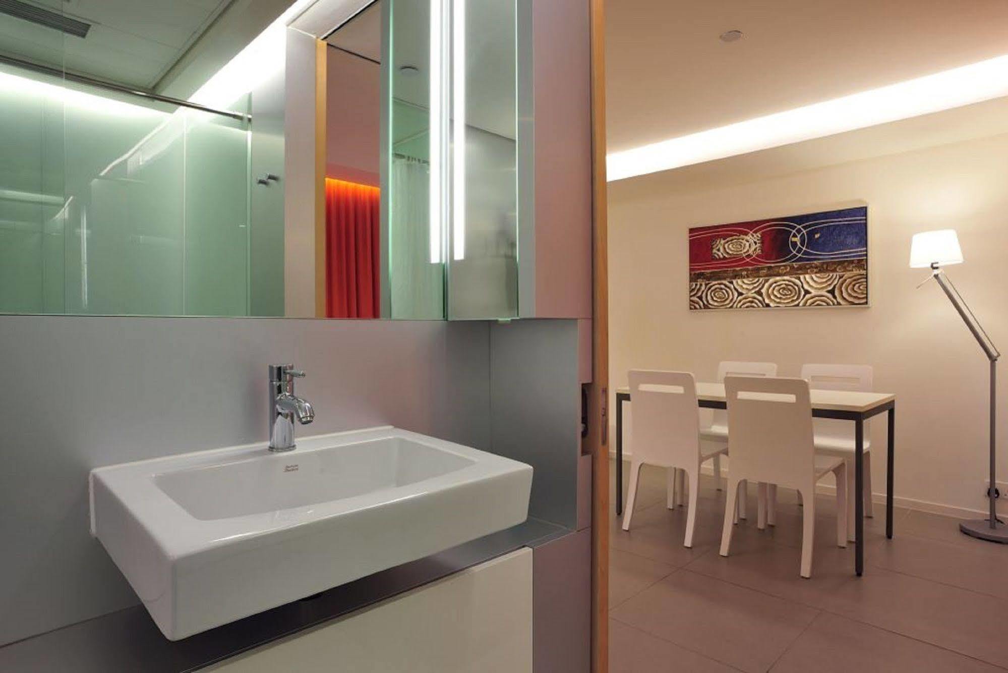 60 West Hotel Hong Kong Bagian luar foto